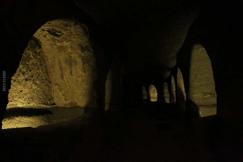 Catacombs of Milos (4676067726)