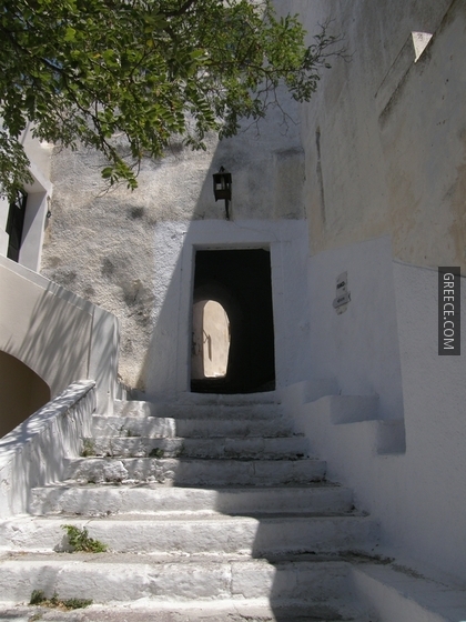 Entrance of Kasteli in Pyrgos, Santorini