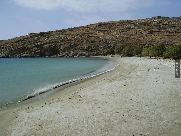  4 Tinos beach