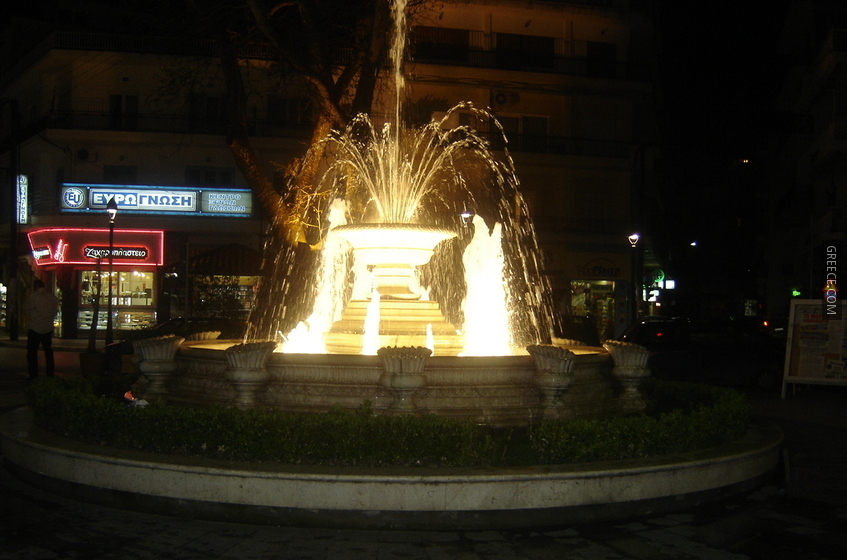 Fountain in Katerini at night
