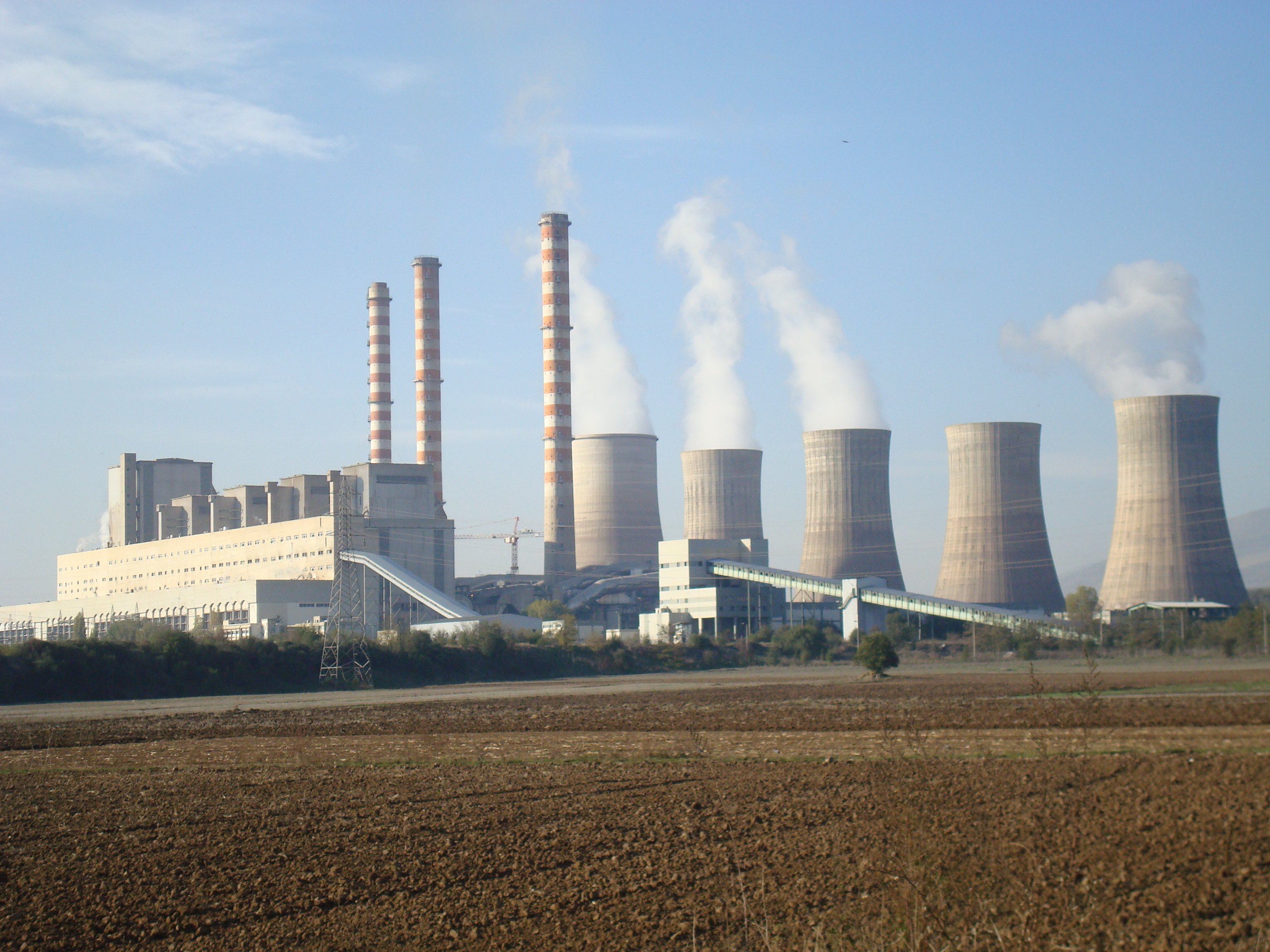 Coal plant. Химическая электростанция. Тепловые электростанции топливо. Белгородская АЭС. АЭС В Греции.