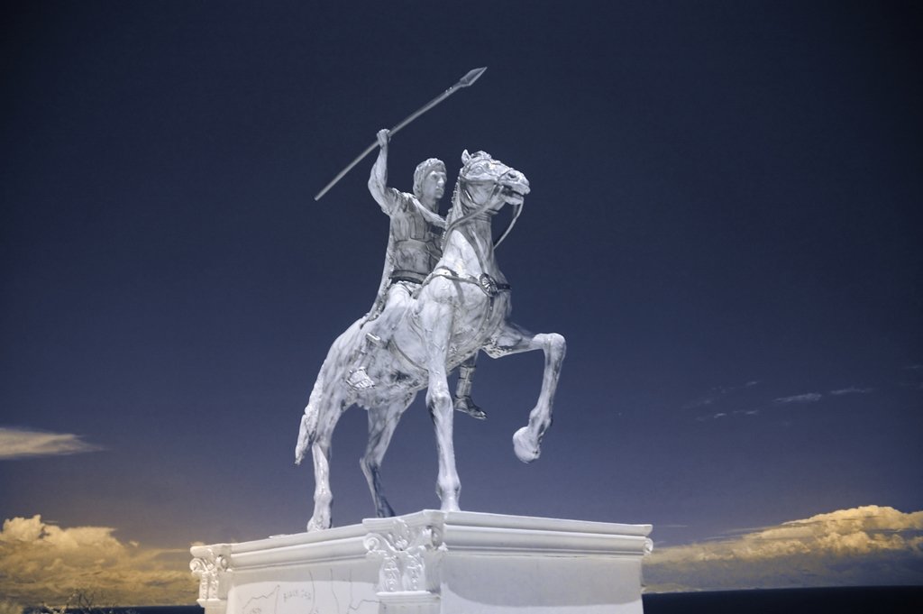 Памятник александру македонскому