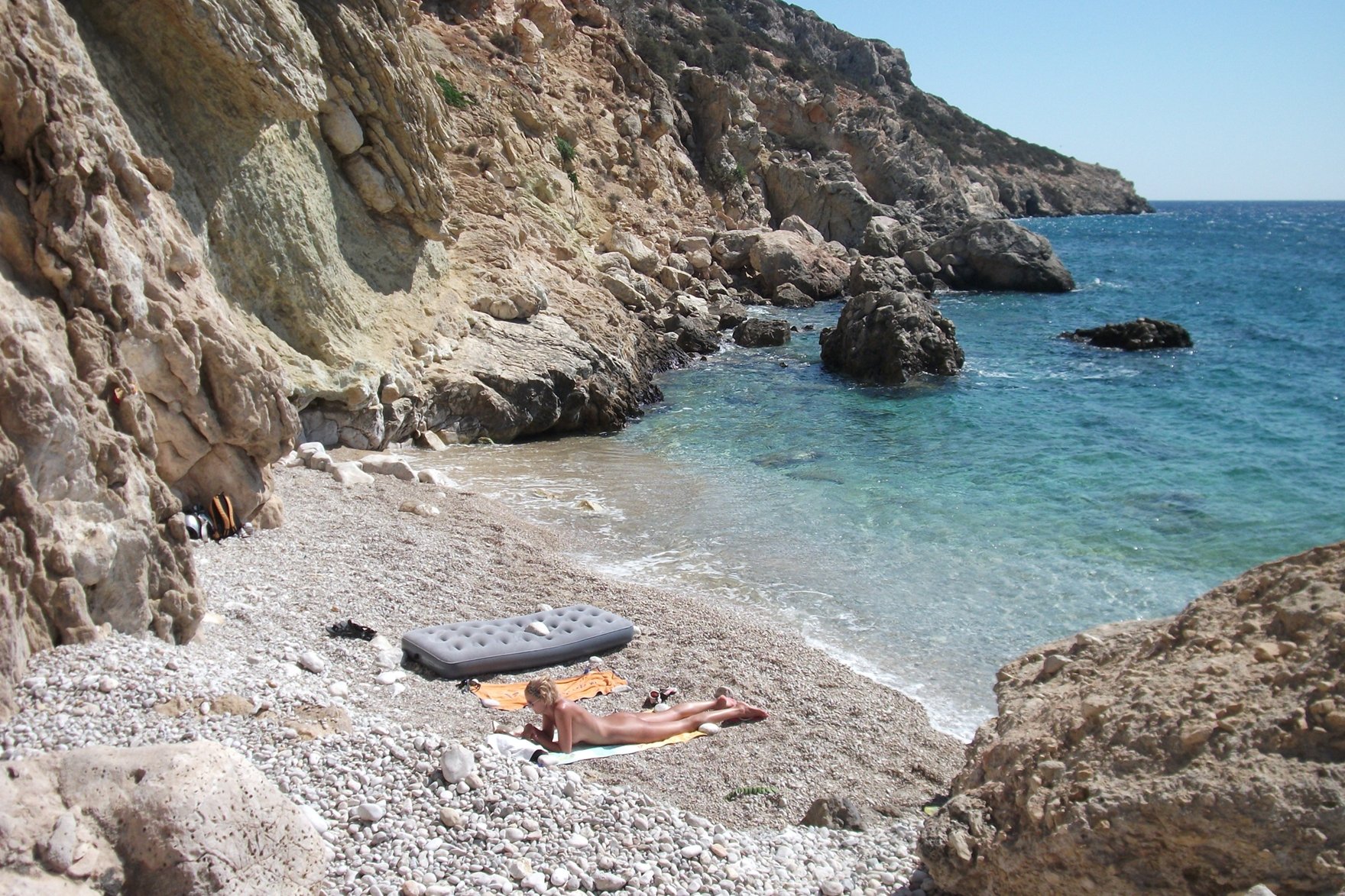 Натуристские пляжи Греции