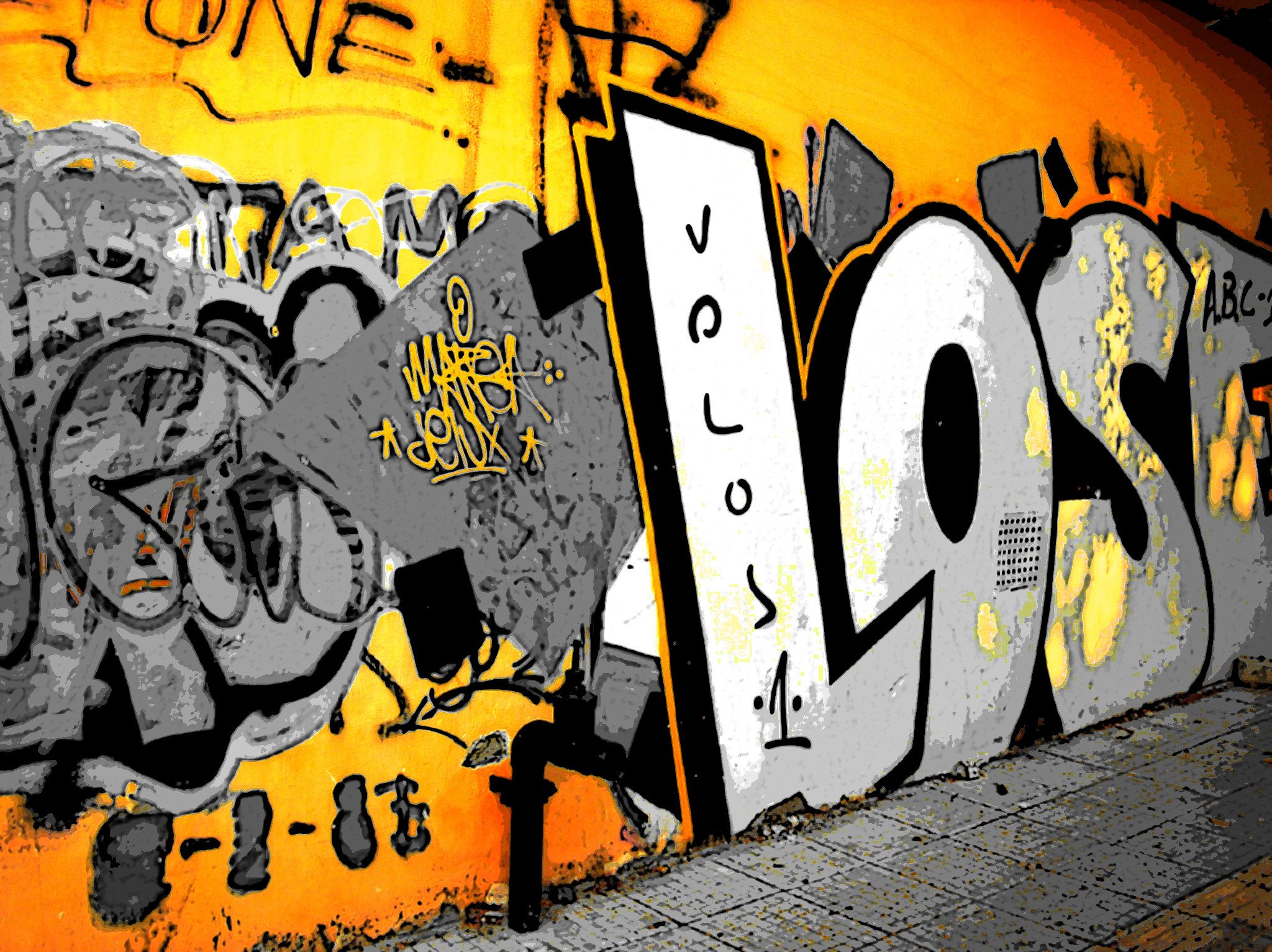 graffiti full in orange,,, Photo from Nea Ionia in Magnesia | Greece.com